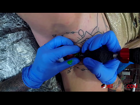 ❤️ Экстремально татуированная красотка Sully Savage сделала татуировку на клиторе ️ Секс ролики на bdsmquotes.xyz ❌️❤